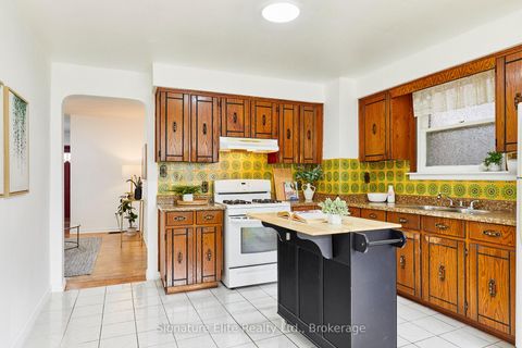 Photo 12 at 93 Pinegrove Avenue, Cliffside, Toronto