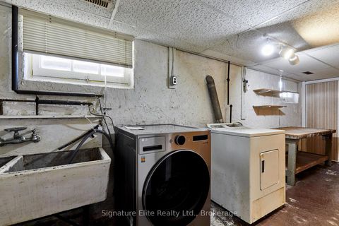 Photo 34 at 93 Pinegrove Avenue, Cliffside, Toronto