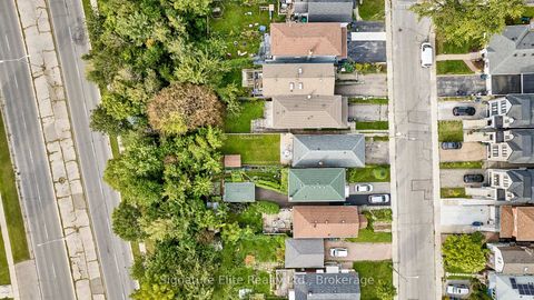 Photo 37 at 93 Pinegrove Avenue, Cliffside, Toronto