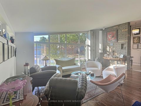 Photo 8 at 33 Blue Forest Drive, Bathurst Manor, Toronto