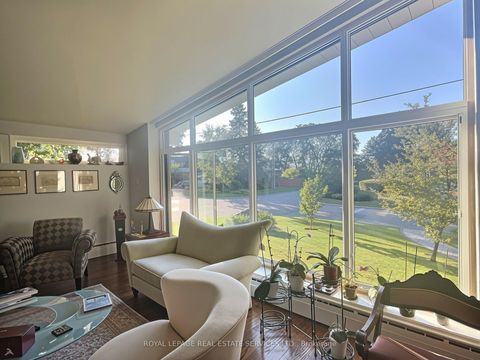 Photo 9 at 33 Blue Forest Drive, Bathurst Manor, Toronto