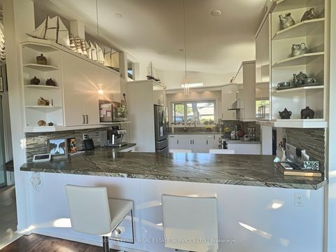 Photo 16 at 33 Blue Forest Drive, Bathurst Manor, Toronto
