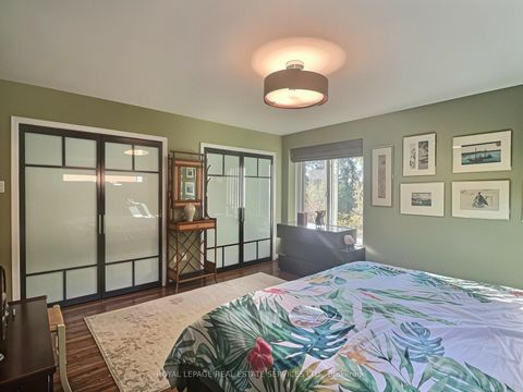 Photo 20 at 33 Blue Forest Drive, Bathurst Manor, Toronto