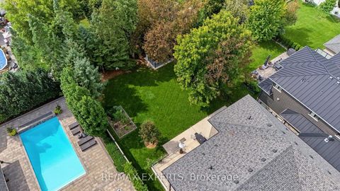 Photo 3 at 18 Gosling Road, Maple, Vaughan