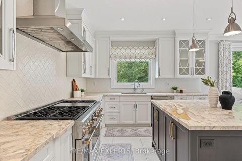 Photo 17 at 18 Gosling Road, Maple, Vaughan