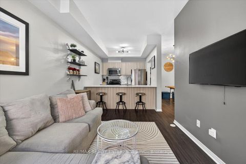 Photo 4 at 21 - 871 Wilson Avenue, CFB, Toronto