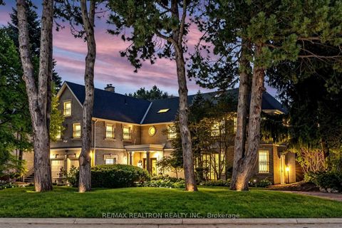 Photo 2 at 31 Arjay Crescent, York Mills, Toronto