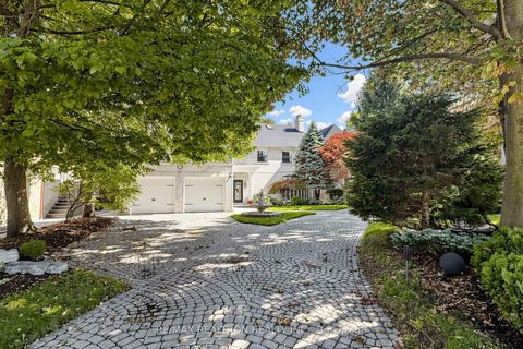 Photo 4 at 31 Arjay Crescent, York Mills, Toronto