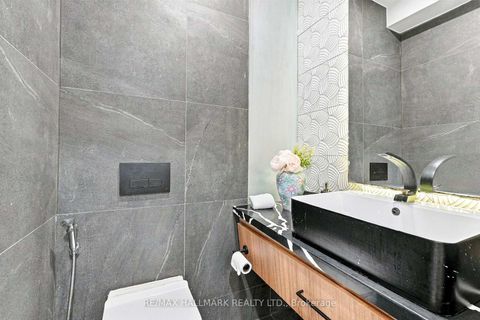 Photo 17 at 196 Wallace Street, Vaughan Grove, Vaughan