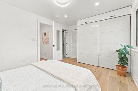 Photo 19 at 196 Wallace Street, Vaughan Grove, Vaughan