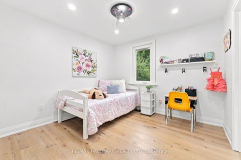 Photo 21 at 196 Wallace Street, Vaughan Grove, Vaughan