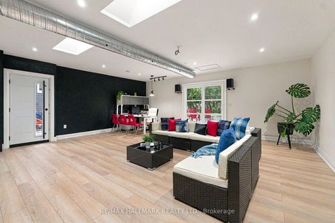 Photo 39 at 196 Wallace Street, Vaughan Grove, Vaughan