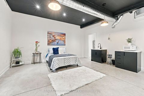 Photo 41 at 196 Wallace Street, Vaughan Grove, Vaughan