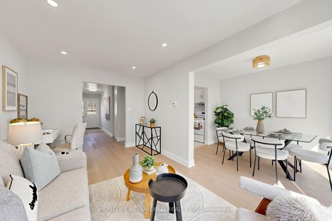 Photo 7 at 49 - 100 Bridletowne Circle, L'Amoreaux, Toronto