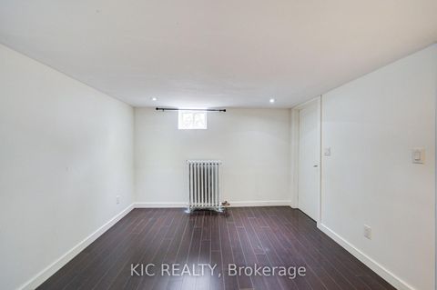 Photo 19 at 35 Montcalm Avenue NW, Belgravia, Toronto