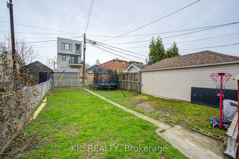 Photo 26 at 35 Montcalm Avenue NW, Belgravia, Toronto
