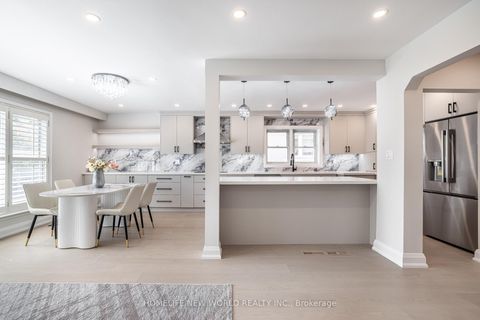 Photo 2 at 192 Combe Avenue, Bathurst Manor, Toronto