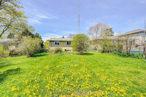 Photo 5 at 466 Paliser Crescent S, Harding, Richmond Hill