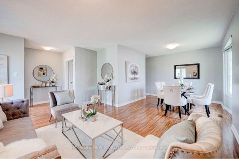 Photo 7 at 466 Paliser Crescent S, Harding, Richmond Hill