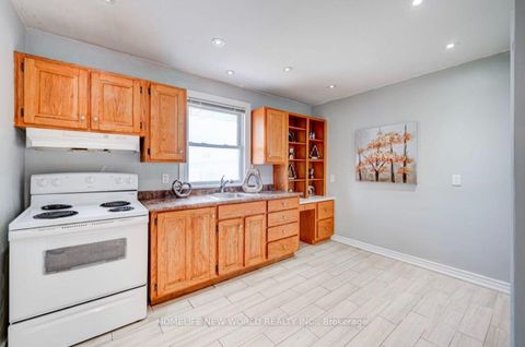 Photo 14 at 466 Paliser Crescent S, Harding, Richmond Hill