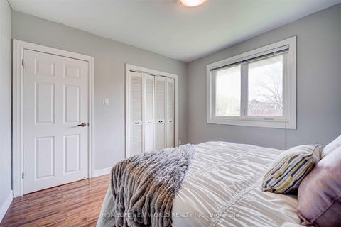 Photo 16 at 466 Paliser Crescent S, Harding, Richmond Hill