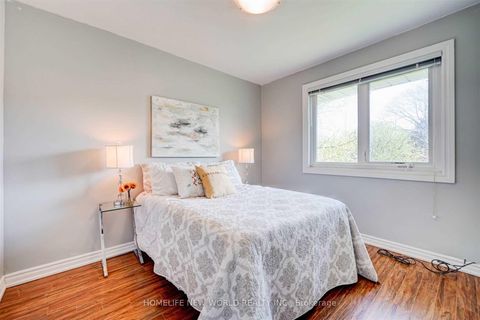 Photo 17 at 466 Paliser Crescent S, Harding, Richmond Hill