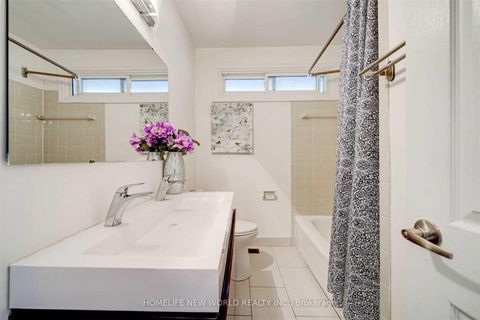 Photo 20 at 466 Paliser Crescent S, Harding, Richmond Hill