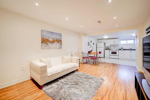 Photo 23 at 466 Paliser Crescent S, Harding, Richmond Hill