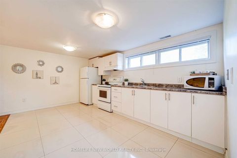 Photo 24 at 466 Paliser Crescent S, Harding, Richmond Hill