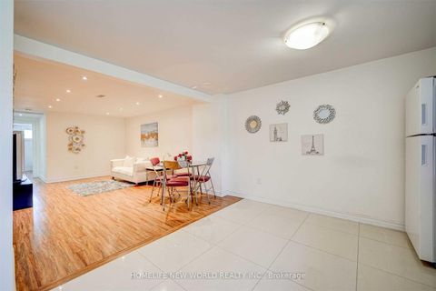 Photo 26 at 466 Paliser Crescent S, Harding, Richmond Hill