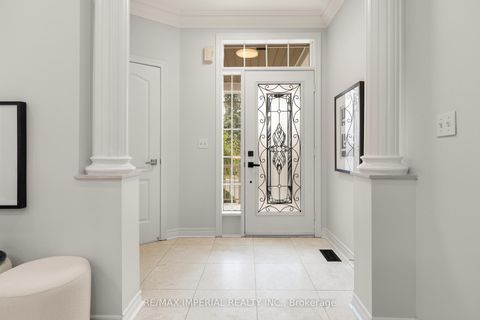 Photo 11 at 44 Hawkview Boulevard, Vellore Village, Vaughan