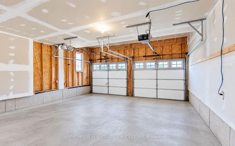 Photo 14 at 150 Matteo David Drive, Rouge Woods, Richmond Hill