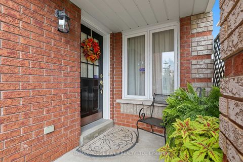 Photo 2 at 1543 Otonabee Drive, Amberlea, Pickering