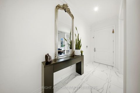 Photo 1 at 18 Casavant Court, Patterson, Vaughan