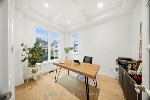Photo 3 at 18 Casavant Court, Patterson, Vaughan
