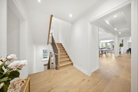 Photo 6 at 18 Casavant Court, Patterson, Vaughan