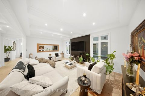 Photo 8 at 18 Casavant Court, Patterson, Vaughan