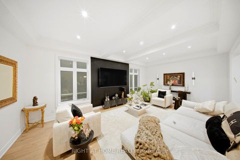 Photo 9 at 18 Casavant Court, Patterson, Vaughan