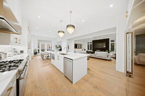 Photo 14 at 18 Casavant Court, Patterson, Vaughan