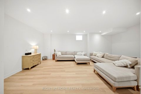 Photo 44 at 18 Casavant Court, Patterson, Vaughan