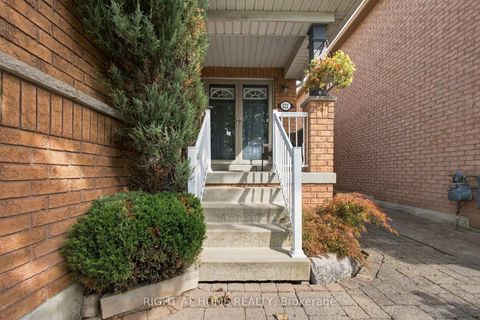 Photo 3 at 212 Bachman Drive, Maple, Vaughan