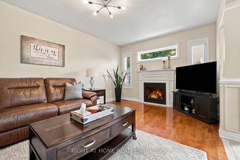 Photo 14 at 212 Bachman Drive, Maple, Vaughan