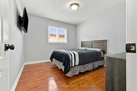 Photo 24 at 212 Bachman Drive, Maple, Vaughan