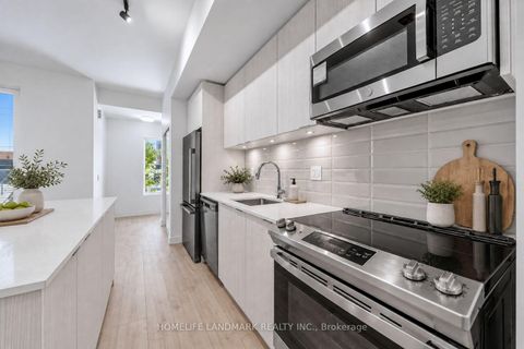 Photo 11 at 5 - 172 Clonmore Drive, Cliffside, Toronto