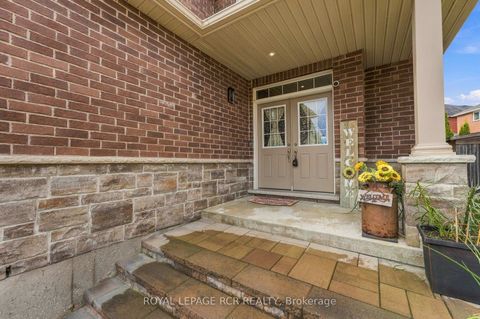 Photo 2 at 825 Booth Avenue, Alcona, Innisfil