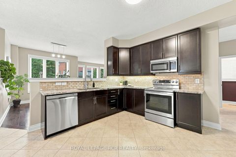 Photo 4 at 825 Booth Avenue, Alcona, Innisfil