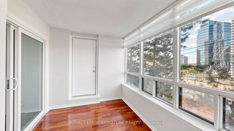 Photo 3 at 411 - 7 Bishop Avenue, Newtonbrook East, Toronto