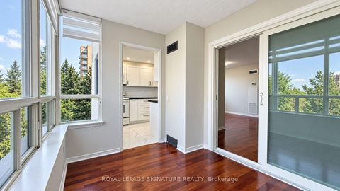 Photo 6 at 411 - 7 Bishop Avenue, Newtonbrook East, Toronto