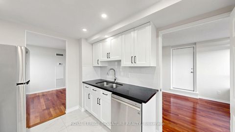 Photo 12 at 411 - 7 Bishop Avenue, Newtonbrook East, Toronto