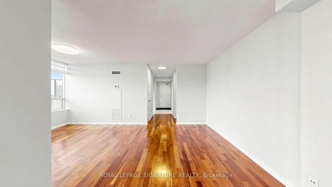 Photo 17 at 411 - 7 Bishop Avenue, Newtonbrook East, Toronto